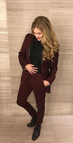 Lesbian Wedding Outfits Casual Guest, Suspenders Wedding Women, Masculine Female Wedding Outfit, Homecoming Tomboy Outfits, Masculine Party Outfits For Women, Casual Stem Outfits, Tomboy Outfits For Wedding, Lesbian Pant Suit, Tomboy Suit Outfits