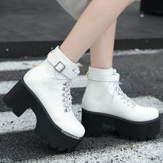 Fabric Material: Pu LeatherColor: Black. WhitePlatform: 6cm/2.36"Heel Height: 8.5cm/3.35" White Combat Boots, Halter Dress Short, Tropical Leaves Pattern, Luxury Duvet Covers, White Platform, Timberland Boots, Jeans Dress, New Black, Fabric Material