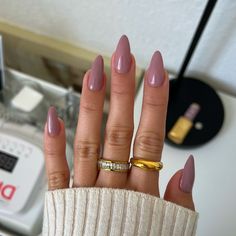 Toasted Melody DIVA #181 Neutral Mauve Nails, Nail Color For Dusty Rose Dress, Simple Nail Colours, Rose Nail Color, Mauve Color Nails, 2024 Fall Nail Colors, Dark Nude Nails, Dusty Pink Nails, Mauve Nail Polish