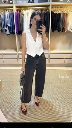 Outfits Sabado Dia, Looks Jeans, Look Office, Easy Chic, Casual Day Outfits, Elegante Casual, Stylish Work Outfits, Fashion Mistakes, Modern Outfits