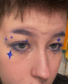 Under Eye Graphic Liner, Simple Colored Eyeliner Makeup, Blue Makeup Eyeliner, Graphic Colored Eyeliner, Blue Grafic Eyeliner, Y2k Face Paint, Fun Simple Eyeliner, Fun Easy Eyeliner, Fun Colorful Eyeliner