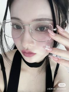 #glasses #pretty #makeup Rey Aesthetic, Makeup Life Hacks, Korean Ulzzang, Lipstick Stain, Natural Glam, Full Face Makeup, Glowy Makeup, No Eyeliner Makeup