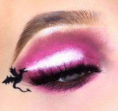 Halloween Eye Makeup Looks Easy, Red Theme Makeup, Catwalk Makeup, Dragon Makeup, Vampire Bride, Pride Makeup, Face Paint Makeup