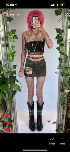 Camo Skirt Outfit Y2k, Army Green Mini Skirt Outfit, Olive Green Mini Skirt Outfit, Army Skirt Outfit, Camo Mini Skirt Outfit, Grunge Mini Skirt Outfit, Army Green Skirt Outfit, Camo Skirt Outfit, Ptv Concert