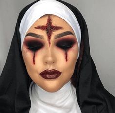 26 Most-Searched Halloween Makeup Ideas On Instagram - Beauty Bay Edited Nun Halloween Costume, Nun Halloween, Creative Halloween Makeup, Nun Costume, Holloween Makeup, Creepy Halloween Makeup, Halloween Makeup Diy, Halloween Makeup Ideas, Halloween Makeup Pretty