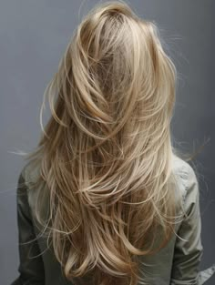 Trending Layered Haircuts for Long Hair in 2024 Choppy Layers For Long Hair, Women Haircuts Long, Messy Haircut