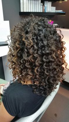 Perm On Medium Length Hair, Permed Layered Hairstyles, Perm For Short Hair, Perm Hair Women, Light Brown Permed Hair, Perm Medium Length Hair, Layered Perm, Curl Perm Types For Short Hair