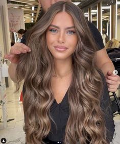 Black Hair Summer, Best Highlights For Black Hair, Soft Healthy Hair, Light Brunette Hair, Brown Hair Looks, Brown Hair Inspo, Brunette Hair With Highlights, Make Up Hair, Brown Hair With Blonde Highlights