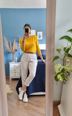 Causual Outfits 2022 Summer, Natural Classic Style Outfits, Casual Elegant Outfits Classy Simple, Relaxed Work Outfit, Womens Business Casual Summer, Outfits Faciles, Fashion Trend 2024, Look Office, Trend 2024