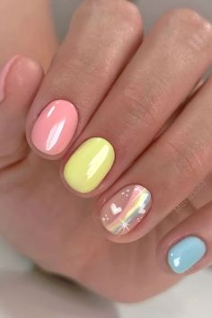 short nails with pastel rainbow and fun colors Glamrdip Nail Ideas, Gel Polish Nail Designs Short, Super Short Nail Ideas, Gel Nails Rainbow, Rainbow Short Nails, Rainbow Nails Short, Pastel Short Nails, Pastel Nails Short, Fun Nails Designs