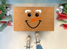 Snowman Face Coir Door Mat Painted Christmas Door Mat, Snowman Doormat, Outdoor Doormats, Summer Doormat, Spring Doormats, Door Mat Diy, Fall Doormat, Halloween Door Mat, Christmas Doormat