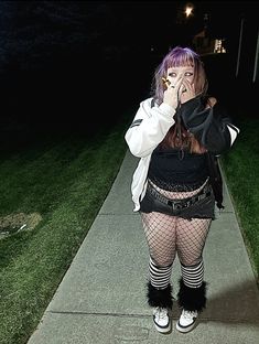 strawberrycrem69 on insta #fit #inspo #insta #chubby #alt #emo Chubby Grunge Outfits, Plus Size Emo, Alt Outfits Aesthetic, Plus Size Poses, Chubby Goth, Goth Outfit Inspo, Plus Size Goth, Alternative Dress, Emo Girl