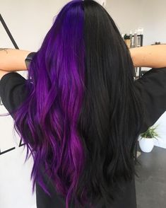 Purple And Black Hair, Black And Purple Hair, Hairstyles Anime, Half And Half Hair, Blonde Dye, Split Dyed Hair, Hair Color Underneath, Bake Cakes, Cute Hair Colors