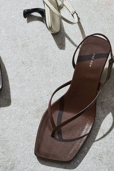 The Row Sandals, Dorothy Shoes, Heels Aesthetic, Parisian Chic Style, Shoes Heels Classy, Shoes Outfit Fashion, Sandals Outfit, Shoe Inspiration, Aesthetic Shoes