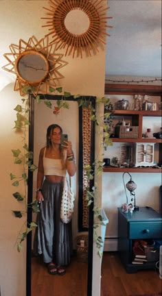 Outfits Granola Aesthetic, Earthy Hippy Outfits, Hippy Clothing Aesthetic, Hippy Aesthetic Clothes, Boho Aesthetic Outfit Summer, Boho Earthy Aesthetic Outfits, Cute Boho Outfits For School, Neutral Cottage Core Outfits, Flowy Jeans Outfit