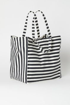 Beach Bag Patterns, Sac Tote Bag, Pattern Bag, H&m Home, Weekender Tote Bag, Essential Bag, Weekender Tote, Love To Shop