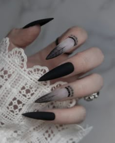 Gothic Ombre Nails, Gothic Matte Nails, Goth Nails Halloween, Matte Black Spiderweb Nails, Black Ombre Halloween Nails, Black Nail Designs Natural Nails, Spiderweb Stiletto Nails, Spooky Ombre Nails, Grey Goth Nails