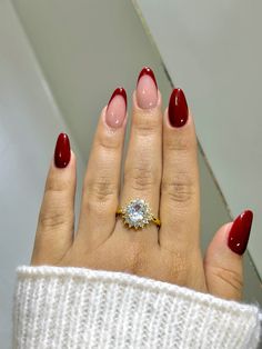 Nails #uñas #nails #vino #rojo  #tendencia Nails Septiembre 2024, Red September Nails, Red November Nails, Red Nails Inspo Almond, Marron Nail Ideas, Red Nails 2024, Nails Color Vino, Nails Vino, Hello Nails