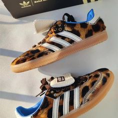 Adidas original  for men size us 10,brand new Adidas Aesthetic, Samba Sneakers, Cutest Shoes, Samba Shoes, Men's Adidas (men), Wishlist Ideas