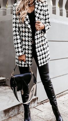 Long Blazer Jacket, Winter Overcoat, Houndstooth Coat, Women Overcoat, Long Blazer, Mode Inspiration, Sleeves Pattern, Fashion Street, Work Outfit