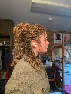 Hairstyles Pinterest, Hairstyles Layered, Natural Curly Hair Cuts, Curly Hair Photos, Curly Hair Styles Easy, Hairstyles Women, Haircuts For Curly Hair, Hairdos For Curly Hair, Women's Hairstyles