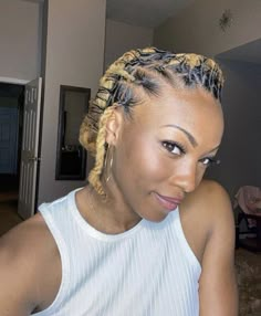 Women’s Short Loc Styles, Loc Styles Short Hair Black Women, Locstyles Women Medium, Hairstyles For Black Women Dreads, Loc Updos For Women On Short Locs, Loc Styles Medium Updo Women Pineapple, Loc Styles On Short Hair, Medium Length Loc Styles Updo, Starter Loc Styles Medium Updo Women