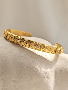 Beautiful bangle The perfect gift idea 🎀 * High quality 316L stainless steel 18k gold plated * adjustable (flexible) * water resistant In our shop you will find more nice offers 😍 INFO Due to lighting conditions, colors may vary slightly on the monitor. Star Bangle, Sun Moon And Stars, Bangle Gold, The Bangles, Sun Moon Stars, Silver Jewelry Necklace, Waterproof Jewelry, Moon Jewelry, Custom Name Necklace