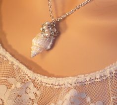 Mermaid Core Aesthetic Jewelry, Siren Necklace Aesthetic, Mermaid Jewelry Necklaces, Mermaid Inspired Jewelry, Shell Jewelry Aesthetic, Mermaid Aesthetic Jewelry, Seashell Jewelry Aesthetic, Sea Shell Accessories, Sea Necklace Aesthetic