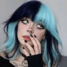 2024 Hair Color, Split Dyed Hair, Brunettes Highlights, Creative Hair Color, Hair Color For Brunettes, Color For Brunettes, Dyed Hair Inspiration, Split Hair, Hair Inspiration Short