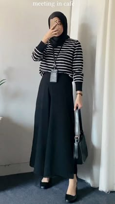 Office Wear Hijab Work Outfits, Muslimah Work Outfit, Muslimah Office Wear, Office Look Hijab Casual, Smart Casual Women Hijab, Formal Hijab Outfit Work, Ootd Office Work Hijab, Office Hijab Outfit, Smart Casual Hijab Outfits