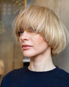 mushroom haircut women Bowl Cut Hair, Mushroom Haircut, Pageboy Haircut, Bowl Haircuts, Haircut Women, Hair Arrange, Shot Hair Styles, Bowl Cut, Short Hair Haircuts