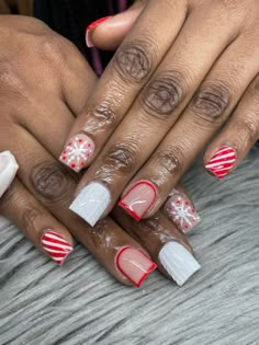 Acrylic Nail Designs Short Square Christmas, Christmas Themed Nails Acrylic Short, Christmas Acrylic Nails Holiday Short, Christmas Acrylics Short, Shorties Christmas Nails, Christmas Overlay Nails, Short Christmas Nails 2023, Nails Acrylic Christmas Short, Christmas Nails Set