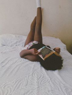 Black girl aesthetic Black Tumblr Girly, Black Girls Reading Aesthetic, Black Nerd Aesthetic, Mercedes Core, Black Women Reading, Black Woman Reading, Black Teenage Girl, Black Girlhood, Feminine Black Women