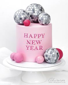 Create Your Own Edible Disco Ball Cake Toppers - Cakes by Lynz 80s Themed Cake, Disco Ball Cake, New Year Cake, Cake Celebration, Cake Birthday Cake, Ball Cake, Petal Dust