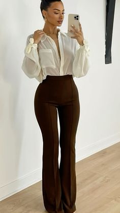 Business Casual Dinner Outfit Winter, Casual Work Dinner Outfit Winter, Classy Latina Style, Elegant Romantic Style Outfit, Michaela Pratt Outfits, Baddie Corporate Outfits, Professional Dinner Outfit, Timeless Outfits For Women Classy, Leasing Agent Outfit