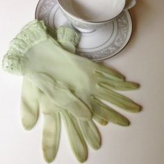 Aesthetic Gloves, London Clothes, Sheer Gloves, Green Gloves, Tie Collection, Fashion Bella, Gloves Fashion