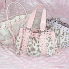 Mcbling Fashion, Juicy Couture Bags, Cultural Diversity, Pretty Bags, Cute Purses, Pink Princess, Cute Bags