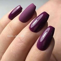 15 Stunning Burgundy Nail Colors for Winter 2023-2024 - thepinkgoose.com Clear Glitter Nails, Nail Colors Winter, Polygel Nails, Makijaż Smokey Eye, Burgundy Nails, Glam Nails