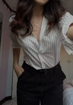 Formals Women Aesthetic, Formal Shirts Women Classy, Formal Outfits Korean, Office Ootd Work Outfits, Female Office Outfits, Formal Shirts Women, Casual College Outfits, Everyday Fashion Outfits, Work Fits