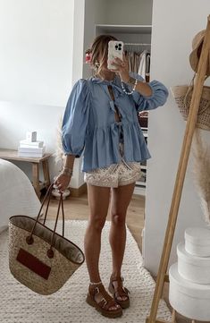 Cruise Outfit Inspo For Women, Venice Summer Outfit, Netherlands Summer Outfits, Casual Florida Vacation Outfits, Colorful Summer Outfits 2024, Coastal Casual Outfit, Casual Lunch Outfit Summer, Comfy Summer Fits, Beachy Aesthetic Outfits