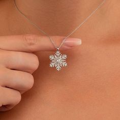 Silver Snowflake Necklace, Gift for Mom, Snowlake Best Necklace, Silver Gift Jewelry Snowflake Necklace For Winter Holiday, Winter Holiday Snowflake Necklace, Snow Necklace, Best Necklace, Snowflake Jewelry, Snowflake Necklace, Silver Snowflakes, Silver Gifts, Gift Jewelry