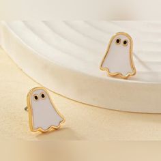 Chic Ghost Boho - Vintage Stud Earrings. Location: Small Closet Clear Bin Boho Picnic, Vintage Stud Earrings, Ghost Earrings, Earrings Halloween, Watches Women Fashion, Halloween Accessories, Halloween Fashion, Gold Stud, Estilo Boho