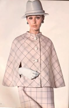 Groovy Pictures, Dior Pattern, Yves St Laurent, 1960 Fashion, Fashion 1960s, St Laurent, Jeanne Lanvin, Sixties Fashion, Vintage Suits