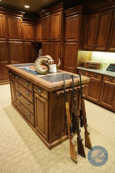 Bar Closet, Reloading Room, Traditional Home Office, Hunting Room, Trophy Rooms, Safe Room, Fine Woodworking, Bars For Home, Bushcraft