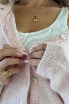 Girly Core Aesthetic, Girly Fall Aesthetic, Knit Sweater Coat, Pink Gel, Blair Waldorf, Stockholm Fashion, Pink Cardigan, Sweater Coat