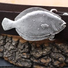 **start the day positive** 1 Pcs Buckle size: 100x50 mm Fit for 40 mm Belts Colour:  Antique Silver plated Material: Zamak (Pewter) Nickelfree  Another Fish Belt Buckle  https://www.etsy.com/listing/1214237778/1-whale-belt-buckle-fish-belt-buckles?click_key=0d8dfbbb34e4799e377adb5680f17b71d24f01e6%3A1214237778&click_sum=11599aa1&ref=shop_home_active_3&pro=1&frs=1 We make our products from the main material Zamak [Pewter] pendants, beads, charms ... jewelry accessories, and other accessories.  Our products are completely processed and maintained by ourselves Our workshop is located in Istanbul [Turkey]. We ship from Istanbul from Monday to Friday, if you order after 4pm on Friday(Turkish time), delivery will not go out until Monday _İMPORTANT_ Dear customers, I would like to point out that Fish Belt, Fish Animal, Pewter Pendant, Beads Charms, Suspender Belt, Istanbul Turkey, Belt Buckle, Belt Buckles, Antique Silver