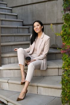 Suited up 💕 Love that this is both relaxed and polished at the same time - the luxe, drapey fabric accomplishes that! Corporate Attire Women, Business Attire Women, Corporate Attire, Event Outfit, Looks Street Style, Professional Attire, Work Outfits Women, Work Wardrobe, Professional Outfits