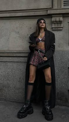 Rock In Rio, Inspo Looks, Mode Inspo, Lookbook Outfits, Elegant Outfit, Grunge Fashion, Fashion Editorial, Thigh High, Simple Outfits