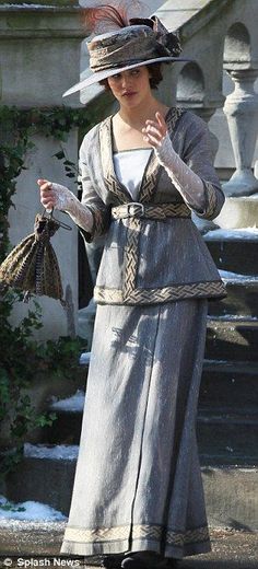 A thwarted love affair: Crowe's character is trying to cause problems for our Downton export Downtown Abby Outfits, Sybil Crawley, Dress Pattern Vintage