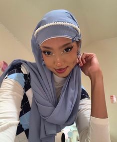 Hijabi Women, Inheritance Games, Head Scarf Styles, Hijabi Girl, Modest Fashion Outfits